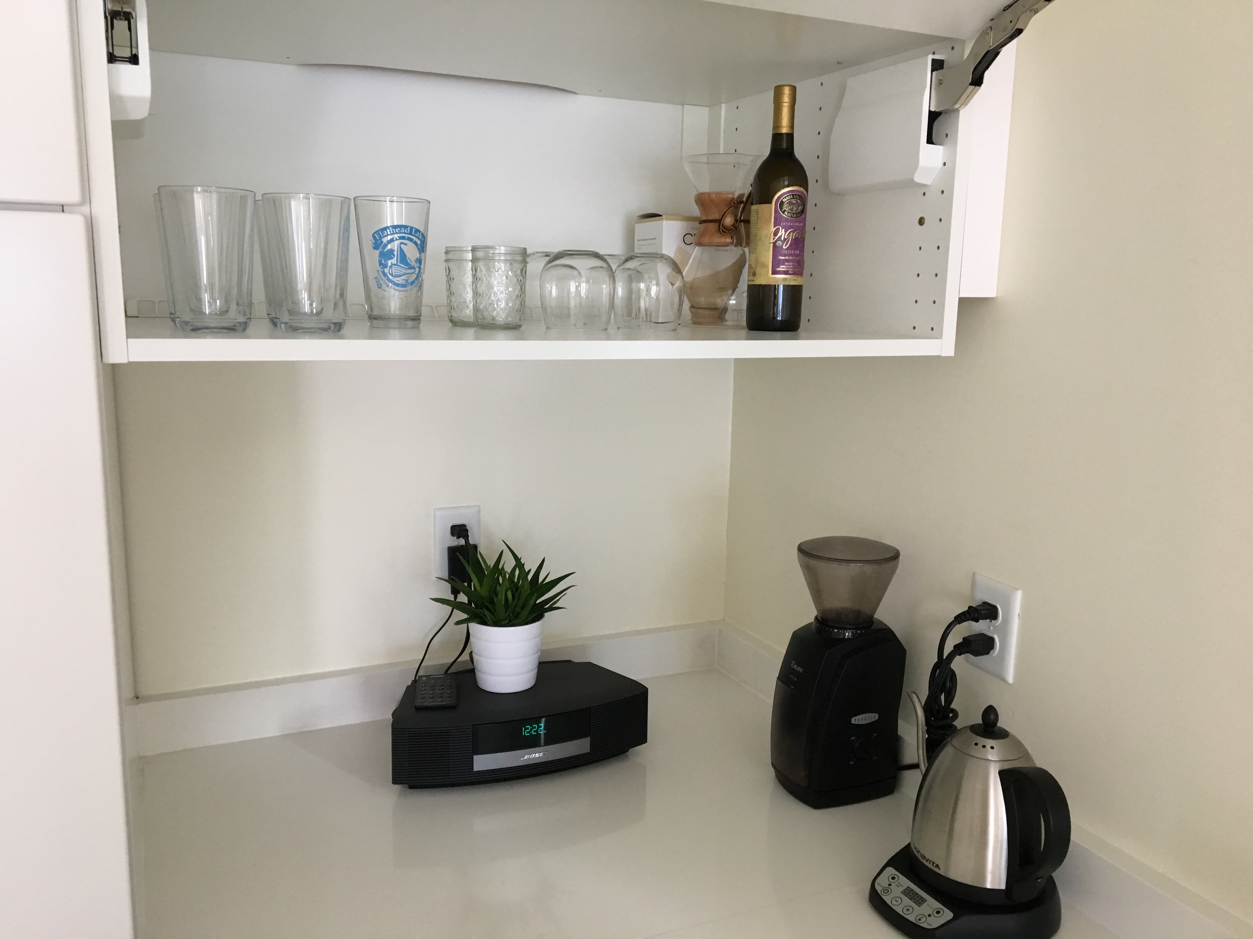 https://minimalwellness.com/kitchen/beverage-station/